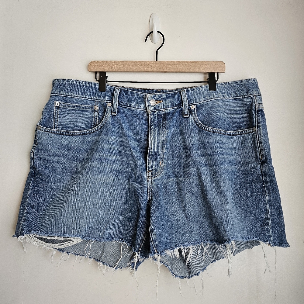 Madewell Women's The Momjean Blue Denim Shorts w/ Frayed Edges - Plus Size 18W